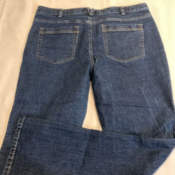 Duluth Trading Co Size 12/31 denim bootcut jeans.  Like new - Picture 2 of 7